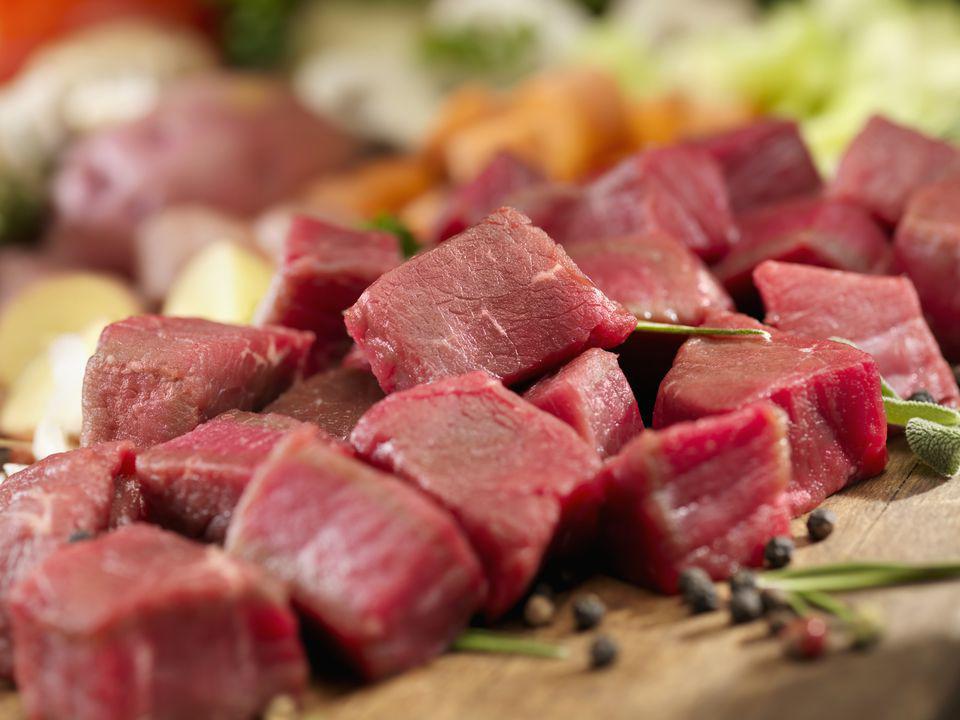 Muốn có món thịt bò hầm thơm ngon chọn nguyên liệu rất quan trọng